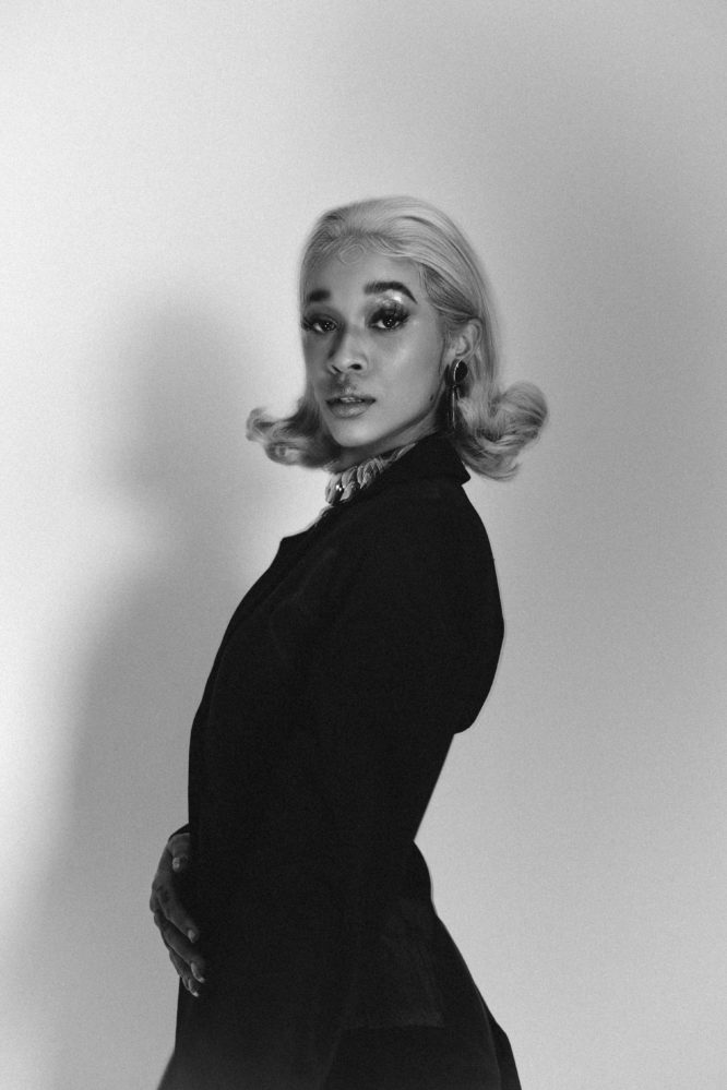 Schön! premieres | tamera “flipside”